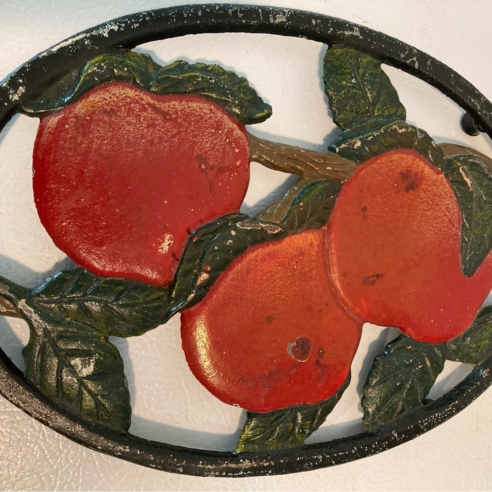 Unbranded Fall Apple Cast Iron Trivet Or Wall Hanging Vintage Apple Design